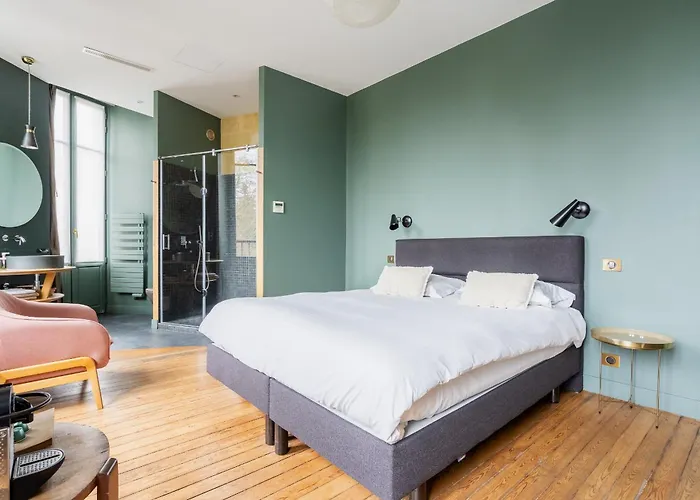 L'escapade Bordelaise - Cote Jardin Bed & Breakfast