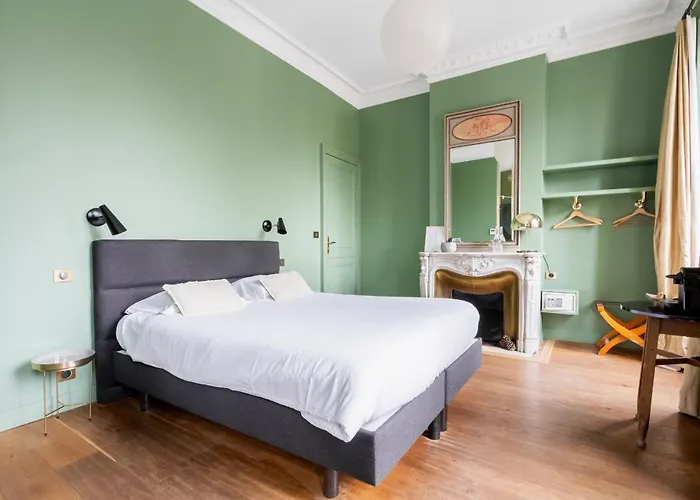 L'escapade Bordelaise - Cote Jardin Bed & Breakfast