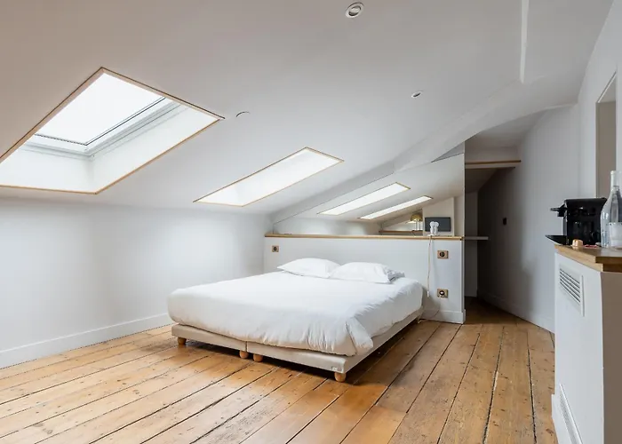 L'escapade Bordelaise - Cote Jardin Bed & Breakfast 4*